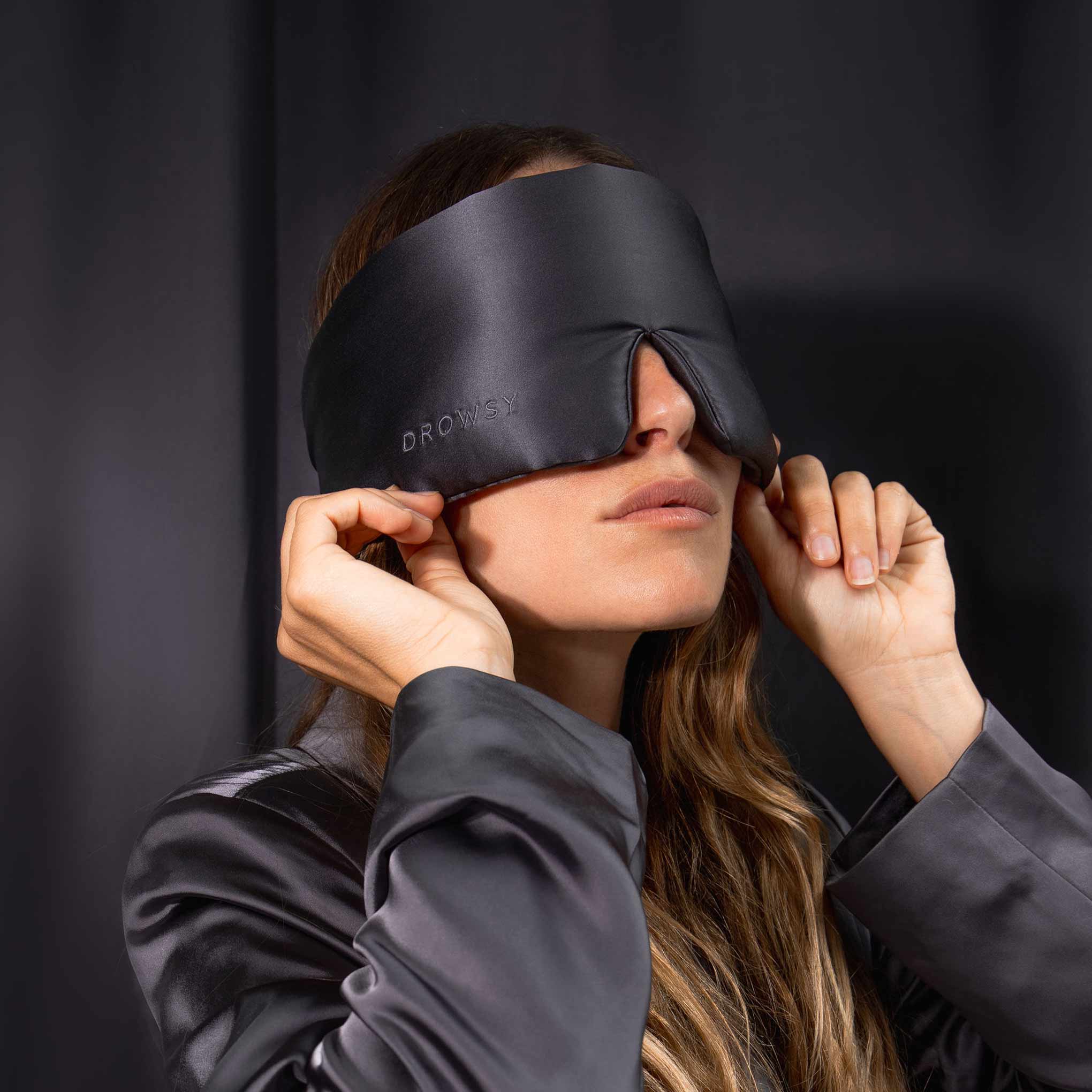 Drowsy-Sleep-Co-Mulberry-Silk-Sleep-Mask-Moonlight-Shadow05.jpg__PID:13d9638f-3d69-46de-b0a7-c6e381e33c36